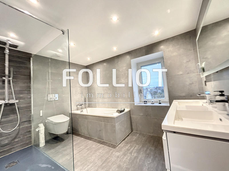 Maison - 195 m² - 8 pièces