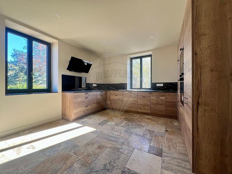 Maison - 180 m² - 6 pièces