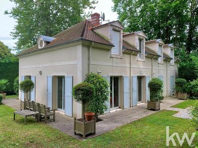 Maison - 215 m² - 6 pièces