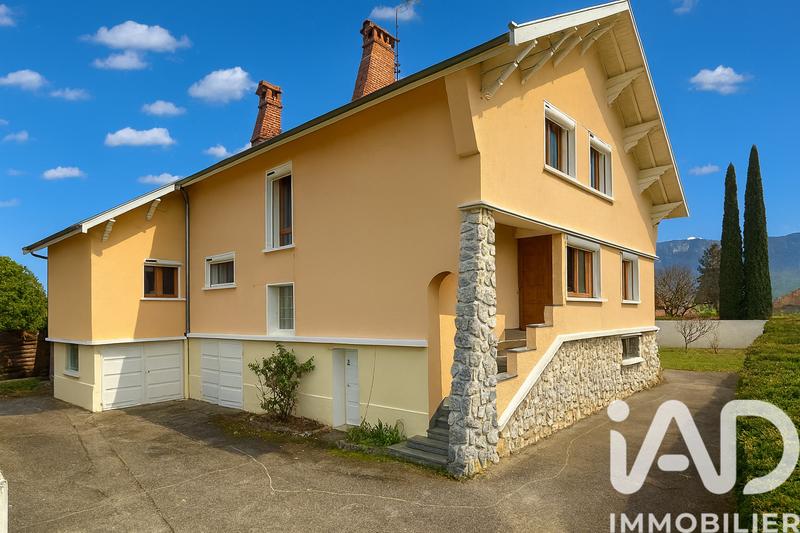 Maison - 214 m² - 6 pièces