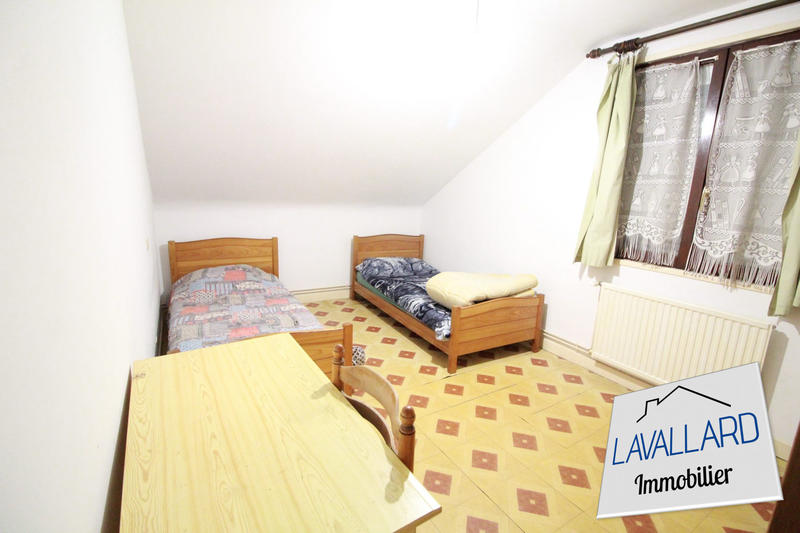 Maison - 162 m² - 9 pièces