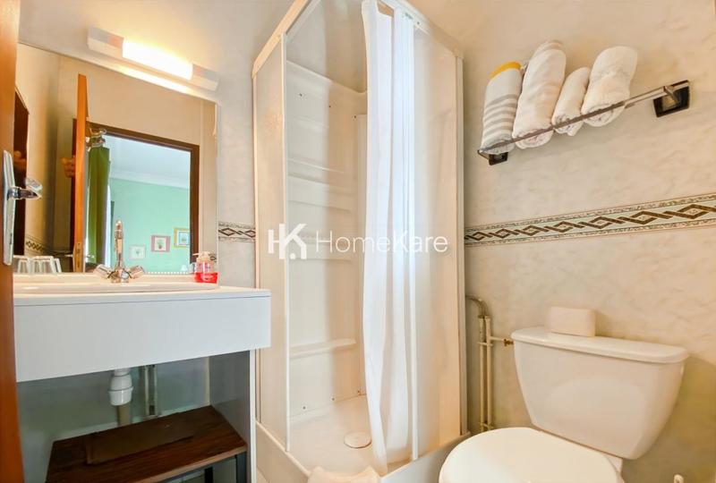 Maison - 270 m² - 9 pièces