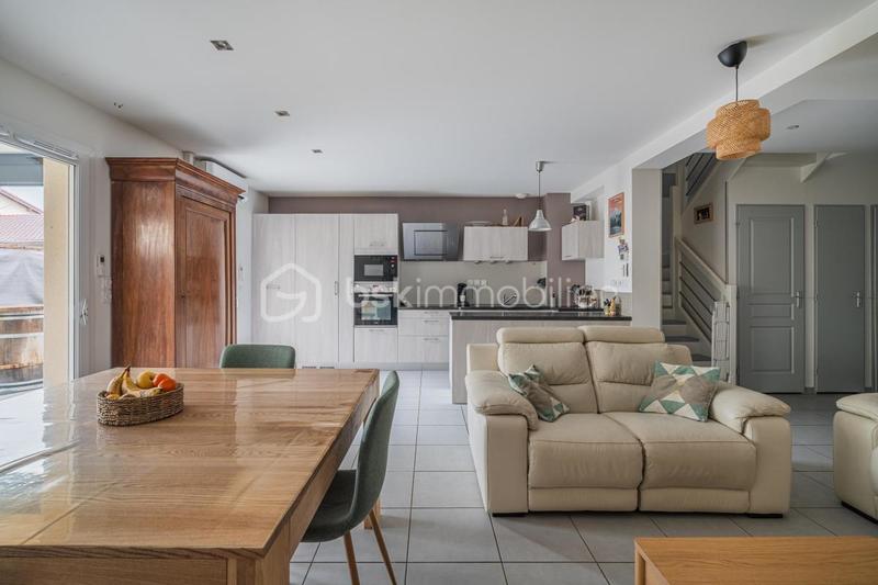 Maison jumelée - 90 m² - 4 pièces