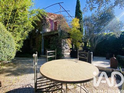 Maison - 250 m² - 9 pièces