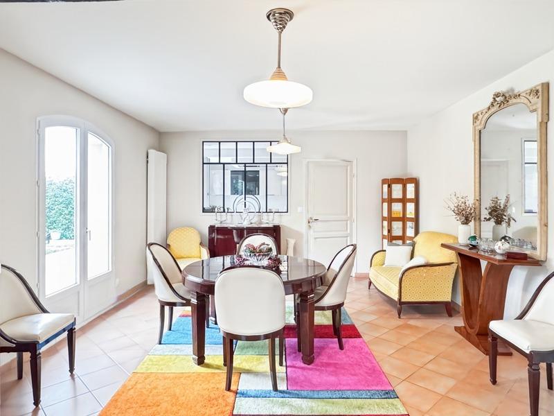 Maison - 250 m² - 7 pièces