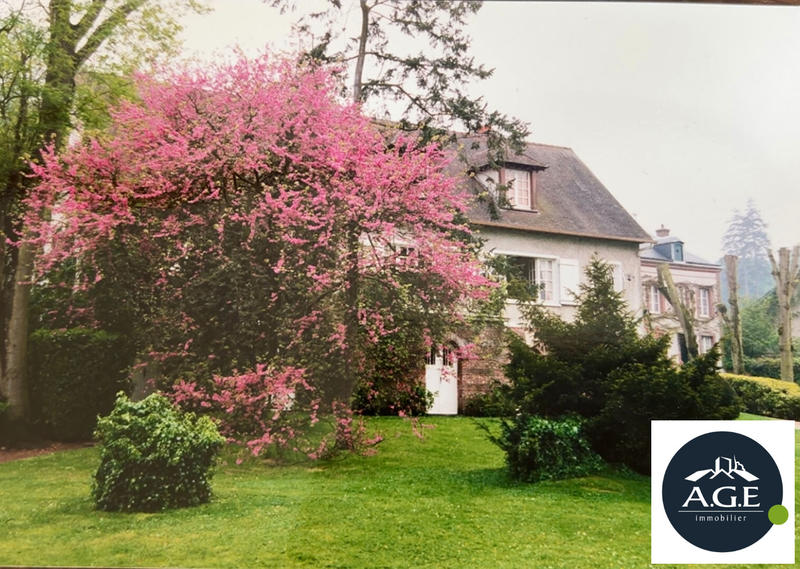 Demeure - 406 m² - 18 pièces