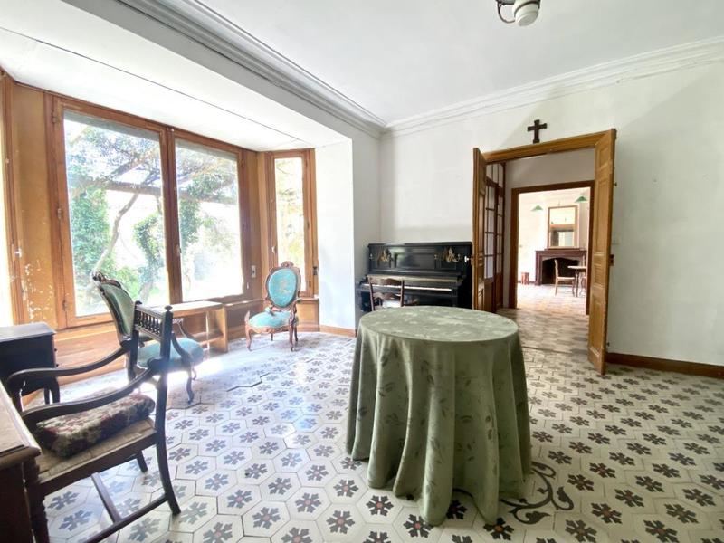 Maison - 400 m² - 20 pièces