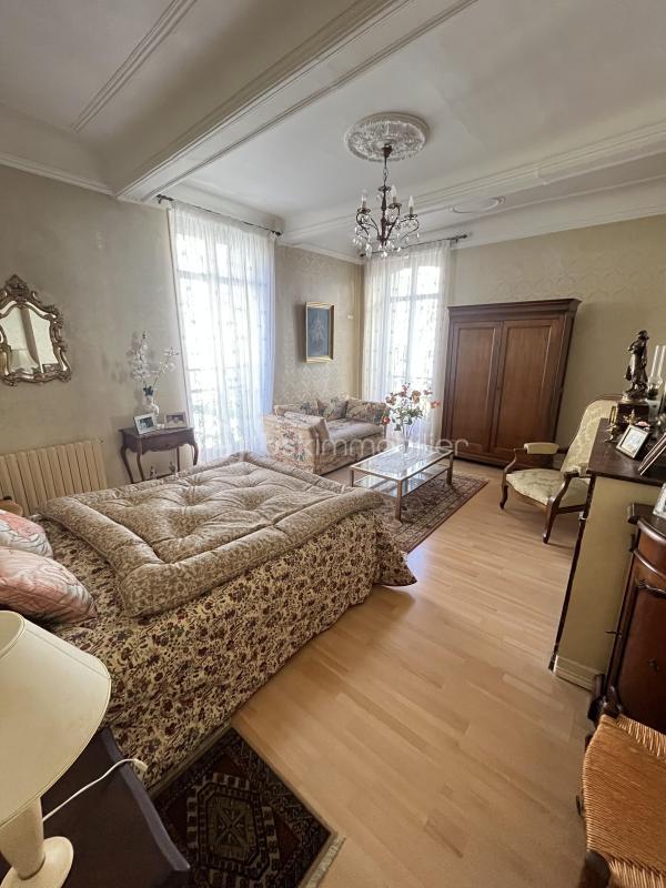 Appartement - 96 m² - 5 pièces