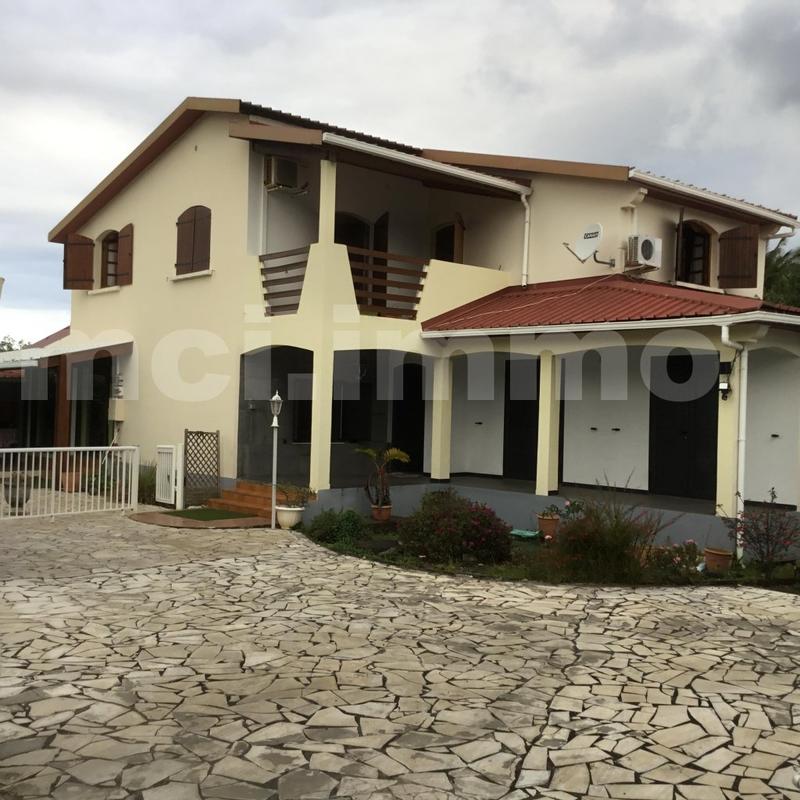 Villa - 250 m² - 7 pièces