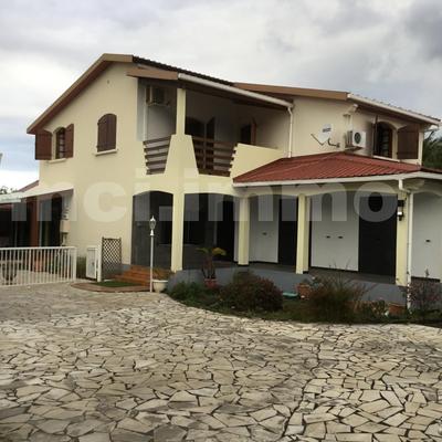 Villa - 250 m² - 7 pièces