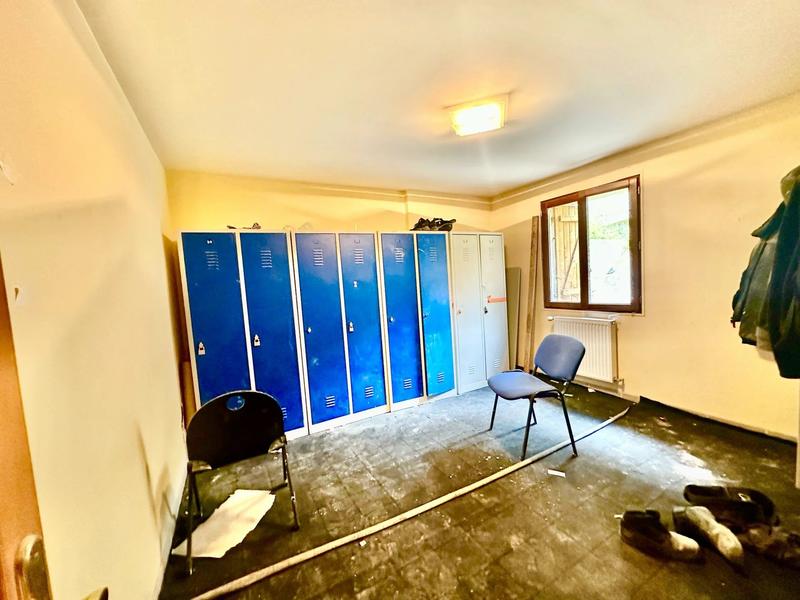 Maison - 201 m² - 6 pièces