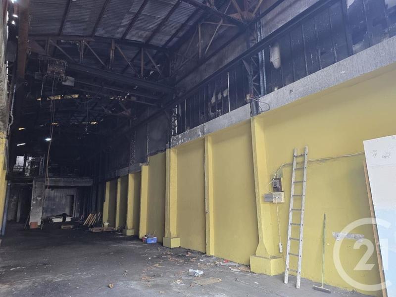 Maison - 200 m² - 1 pièce