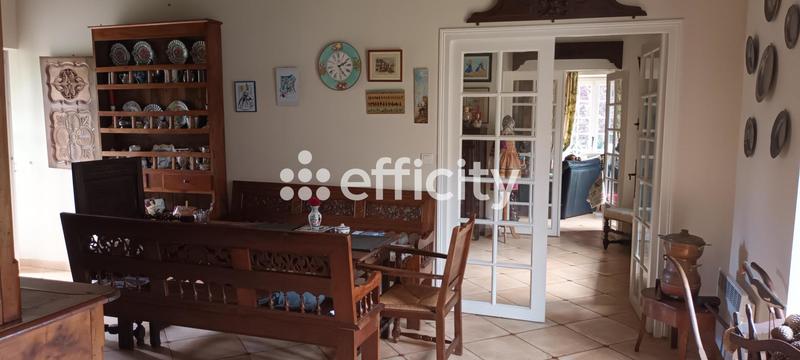 Maison - 428 m² - 13 pièces