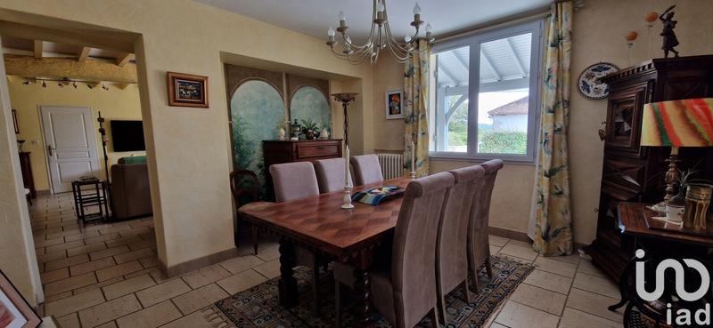 Maison - 204 m² - 9 pièces