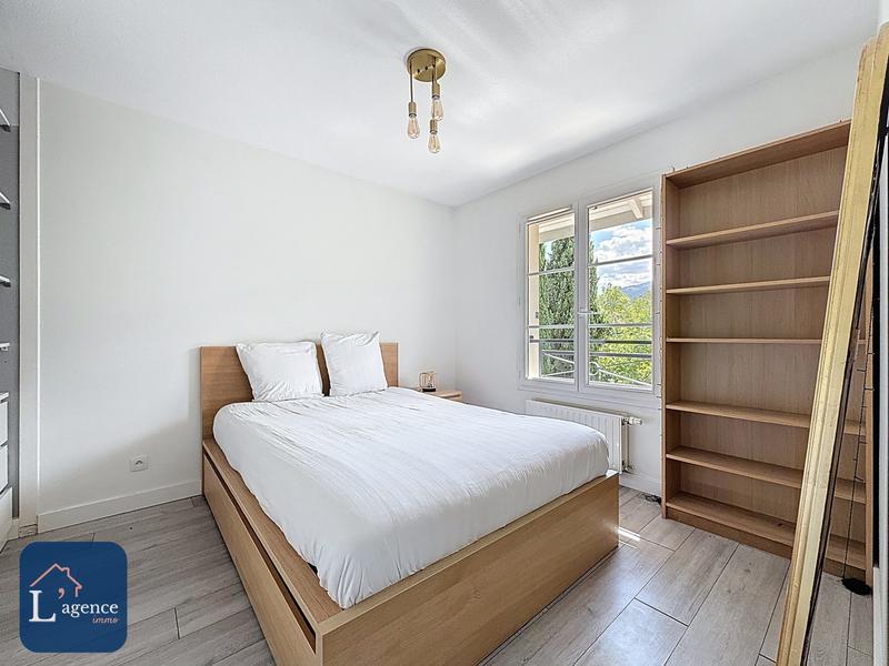 Maison - 102 m² - 5 pièces