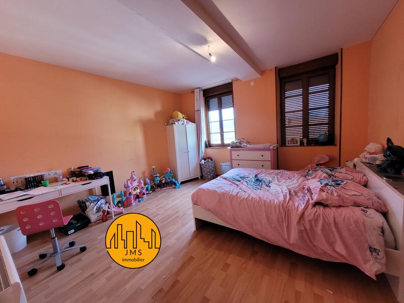 Maison - 210 m² - 6 pièces