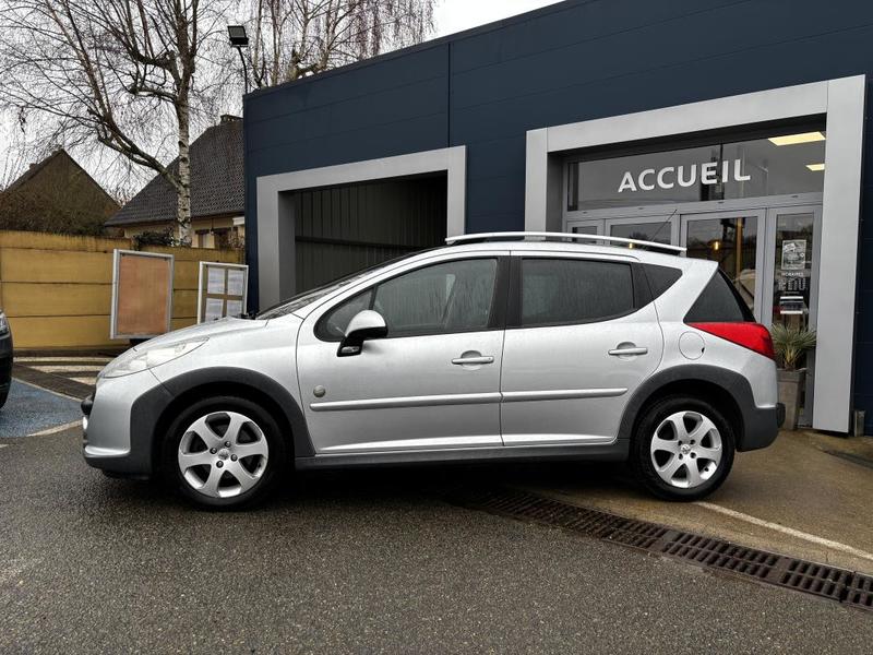 Peugeot 207 Sw 1.4 Vti Premium Outdoor Toit Panoramique + Attelage