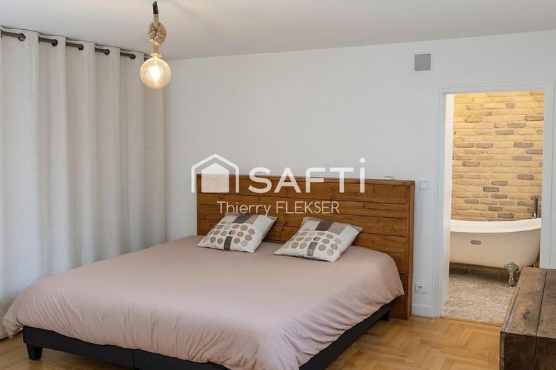 Maison - 260 m² - 7 pièces