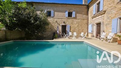 Maison - 360 m² - 12 pièces