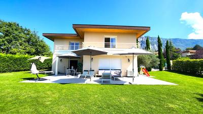 Maison - 220 m² - 5 pièces