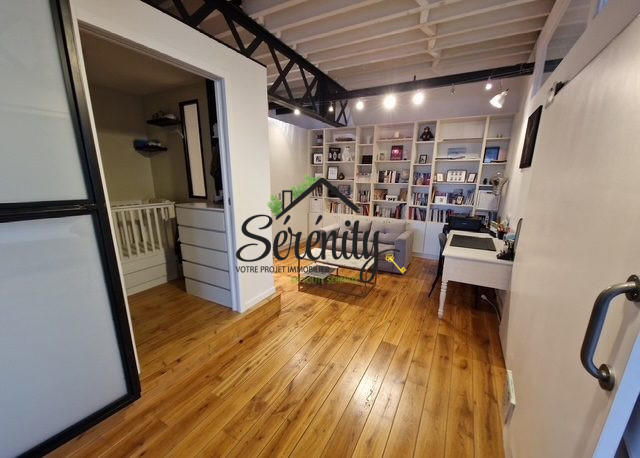 Loft - 140 m² - 4 pièces