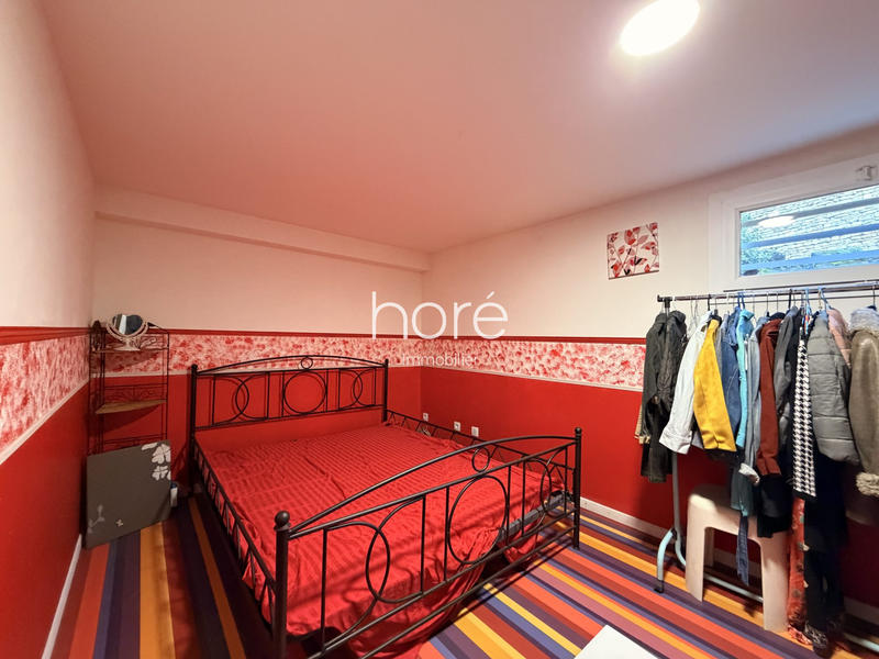 Maison - 230 m² - 6 pièces