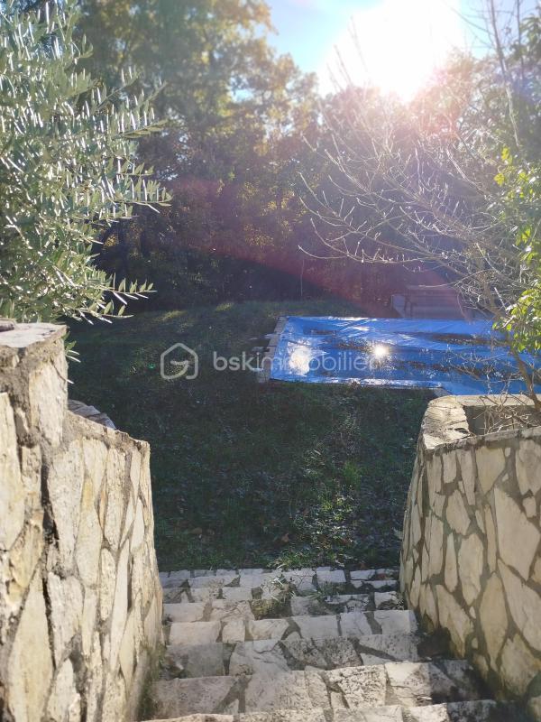 Maison - 215 m² - 6 pièces