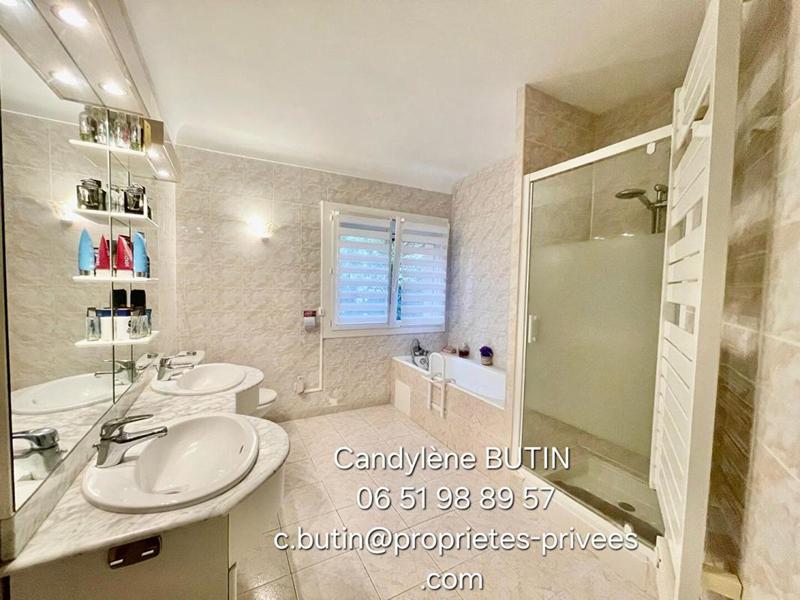 Maison - 176 m² - 7 pièces