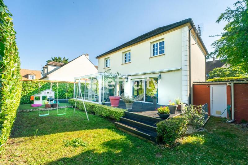Maison - 155 m² - 8 pièces
