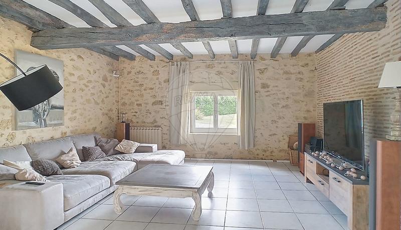 Maison - 250 m² - 7 pièces