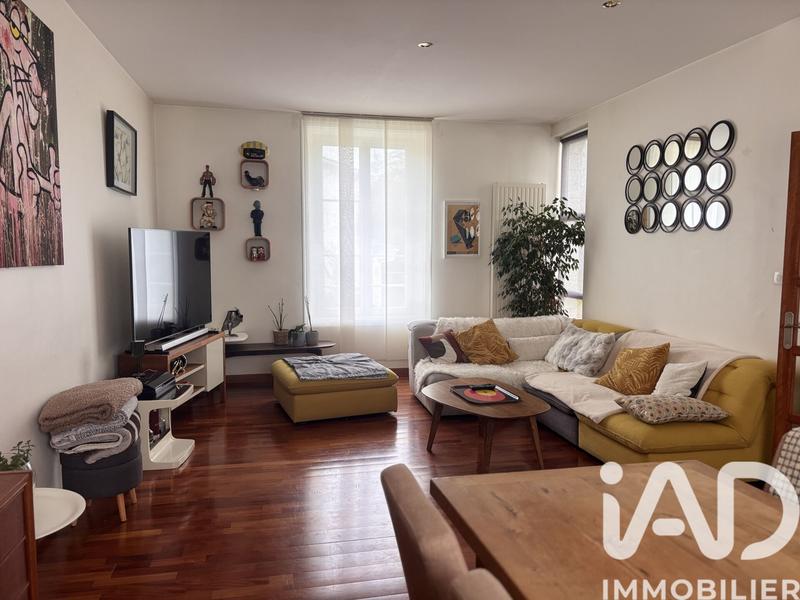 Maison - 213 m² - 7 pièces