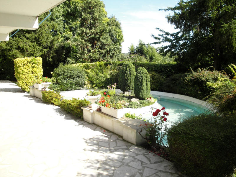 Maison - 270 m² - 8 pièces