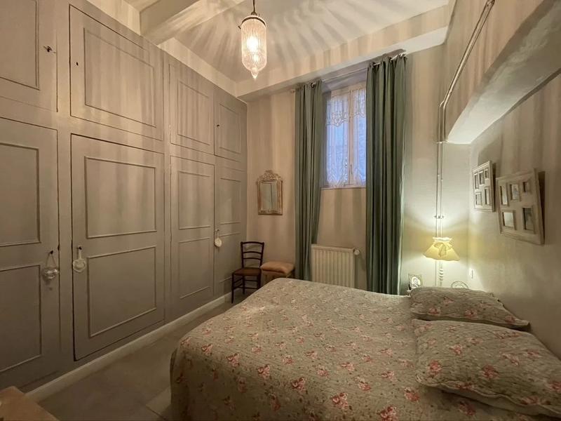 Appartement - 93 m² - 5 pièces