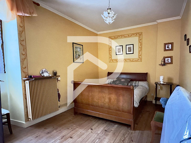 Maison - 152 m² - 8 pièces