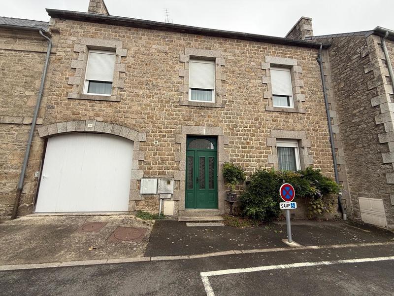 Maison - 207 m² - 12 pièces