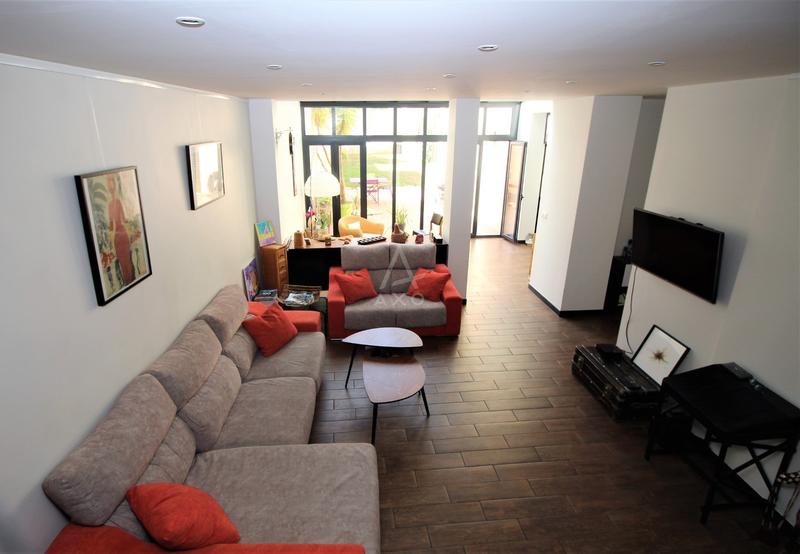 Maison de ville - 250 m² - 8 pièces