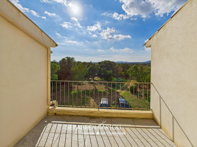 Maison - 208 m² - 4 pièces