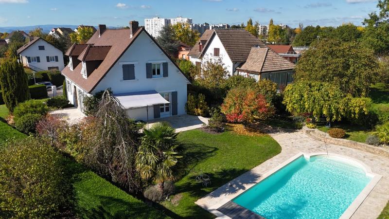 Maison - 160 m² - 5 pièces