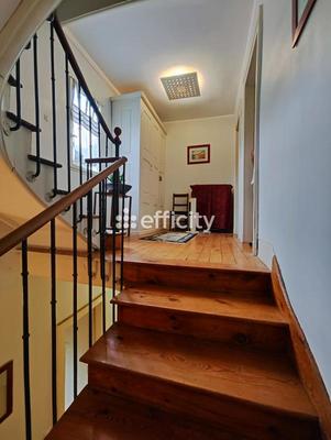 Maison - 284 m² - 10 pièces