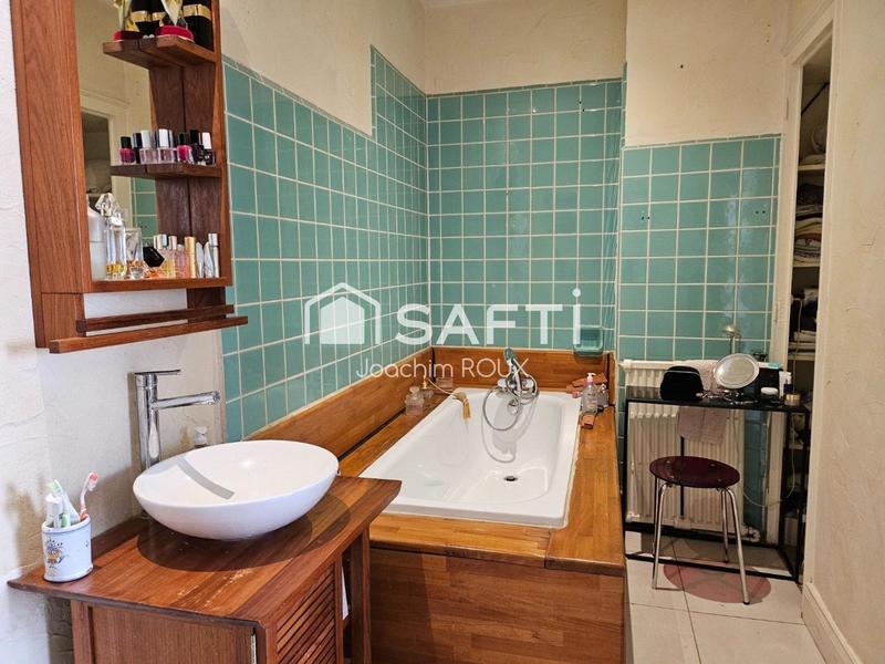 Maison - 200 m² - 6 pièces