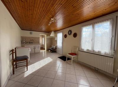 Maison - 90 m² - 5 pièces