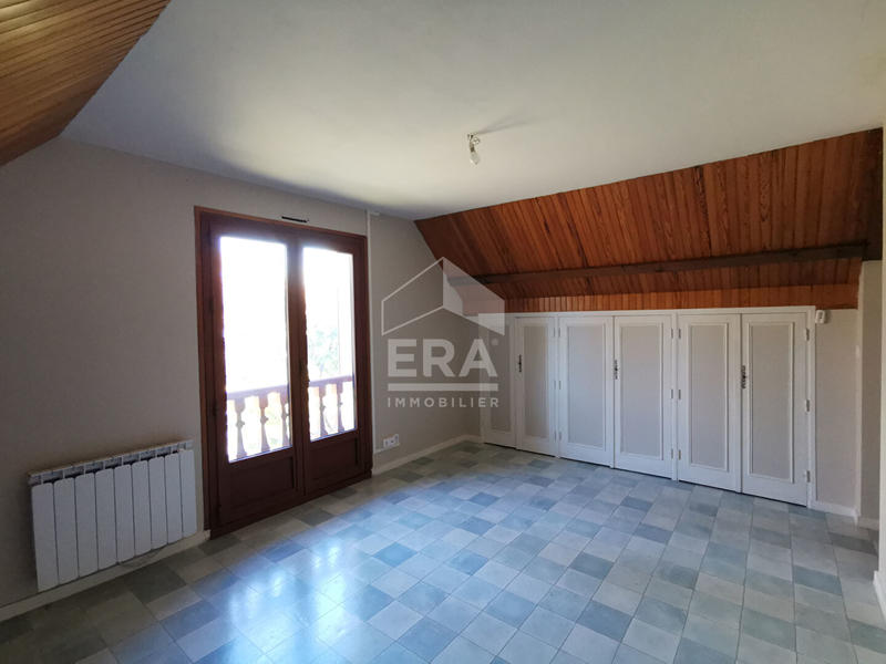 Maison - 225 m² - 10 pièces
