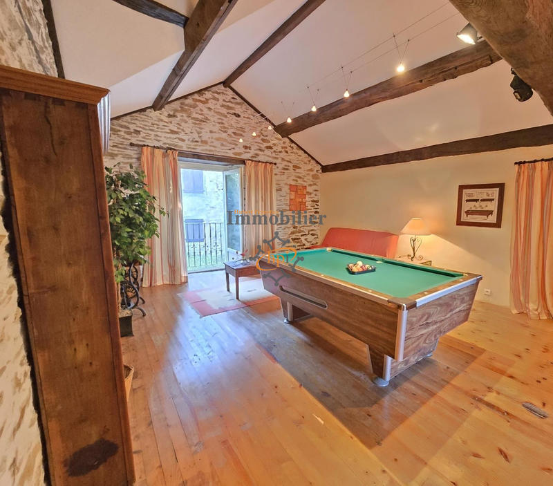 Maison - 190 m² - 4 pièces