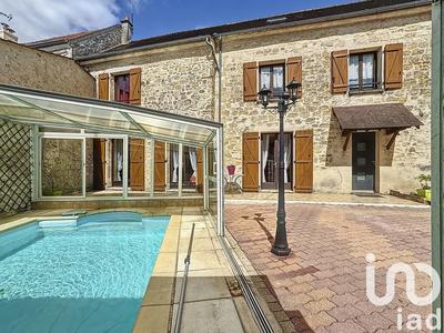 Maison - 246 m² - 9 pièces