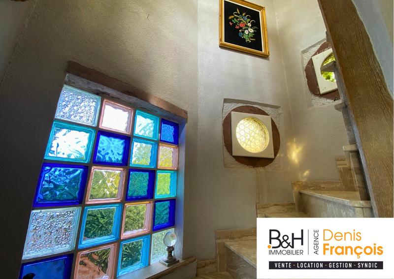 Maison - 217 m² - 7 pièces