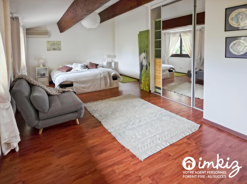 Maison - 206 m² - 7 pièces