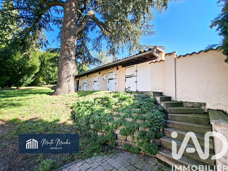 Maison - 231 m² - 9 pièces