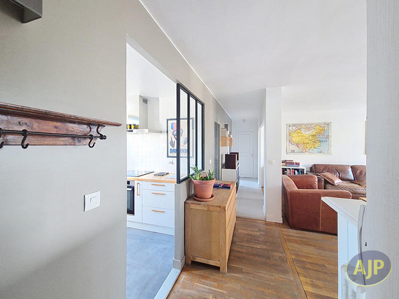 Appartement - 80 m² - 4 pièces