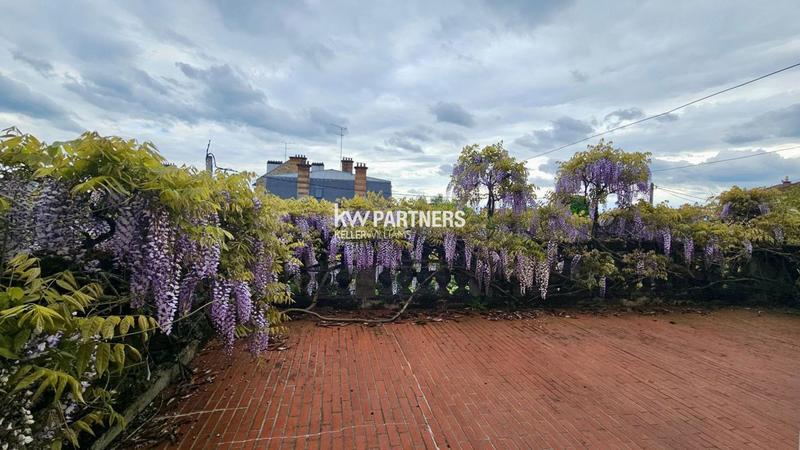 Maison - 320 m² - 11 pièces