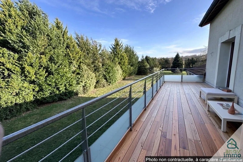 Propriété - 337 m² - 5 pièces